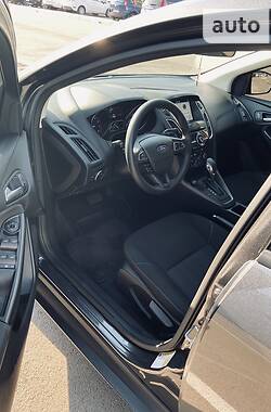 Седан Ford Focus 2017 в 