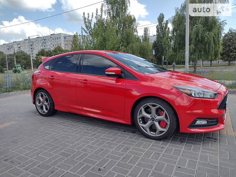 Хэтчбек Ford Focus 2015 в Харькове