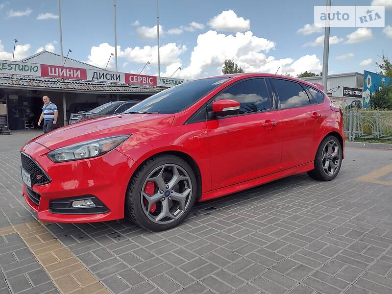 Хэтчбек Ford Focus 2015 в Харькове