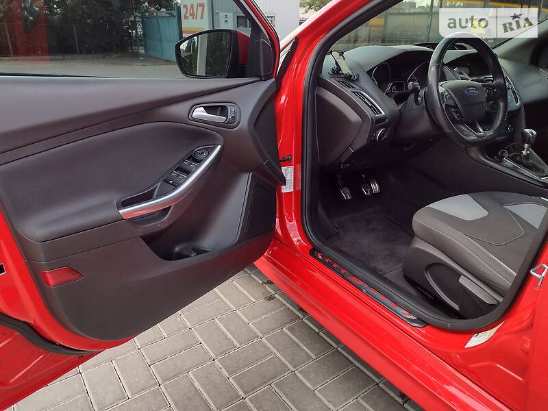 Хэтчбек Ford Focus 2015 в Харькове
