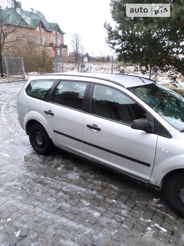 Универсал Ford Focus 2004 в Жовкве