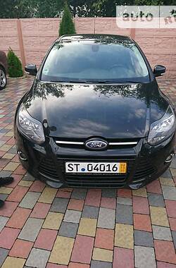 Хэтчбек Ford Focus 2012 в 