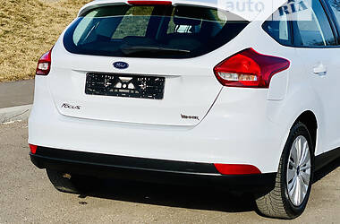 Хетчбек Ford Focus 2016 в 