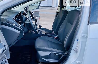 Хетчбек Ford Focus 2016 в 