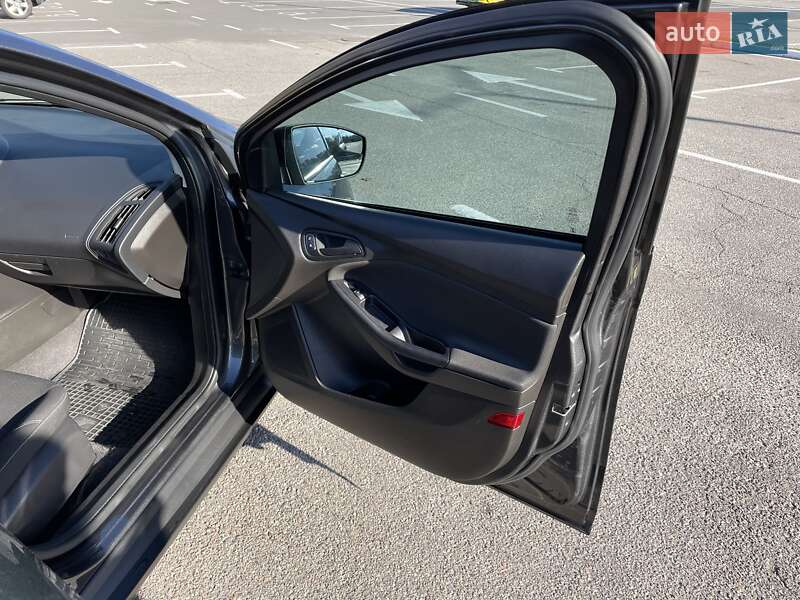 Седан Ford Focus 2016 в Киеве