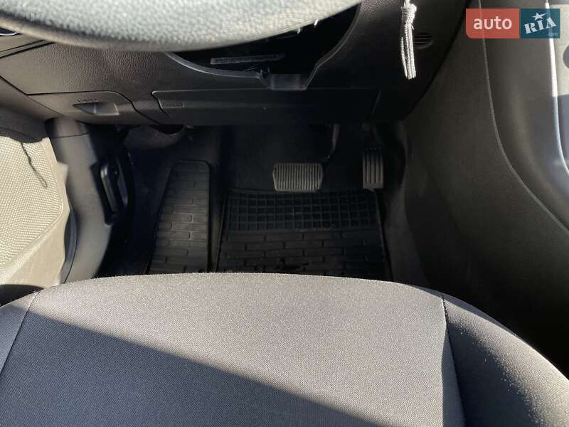 Седан Ford Focus 2016 в Киеве