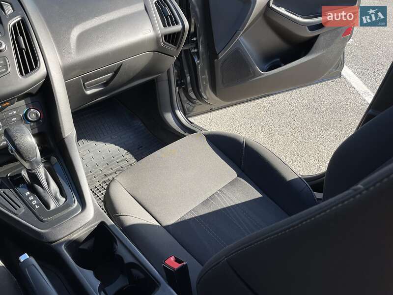 Седан Ford Focus 2016 в Киеве