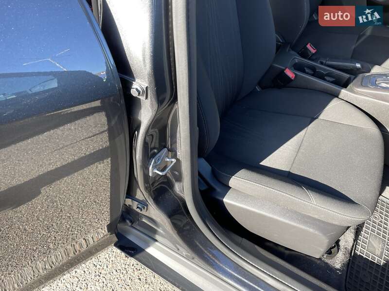 Седан Ford Focus 2016 в Киеве