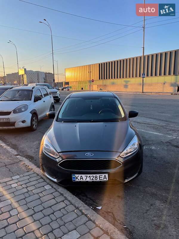 Седан Ford Focus 2016 в Киеве