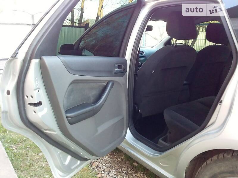 Седан Ford Focus 2005 в Борщеве фото 39 Седан Ford Focus 2005 в Борщеве