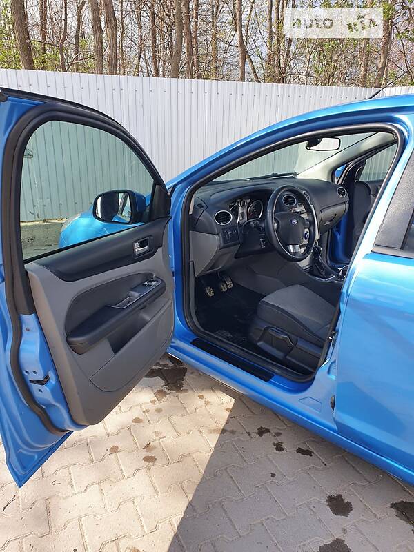Хэтчбек Ford Focus 2011 в Коцюбинском