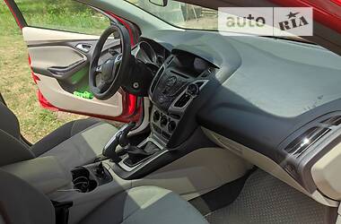 Хэтчбек Ford Focus 2013 в 