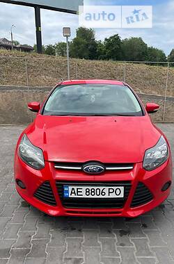 Хэтчбек Ford Focus 2014 в 