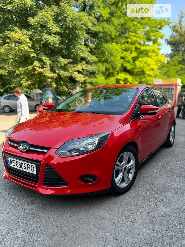 Хэтчбек Ford Focus 2014 в 