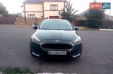 Седан Ford Focus 2015 в 