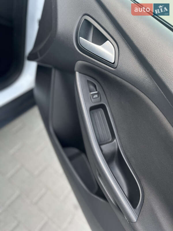 Хэтчбек Ford Focus 2015 в Дрогобыче