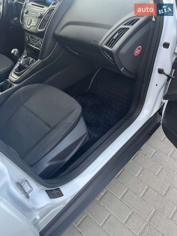 Хэтчбек Ford Focus 2015 в Дрогобыче