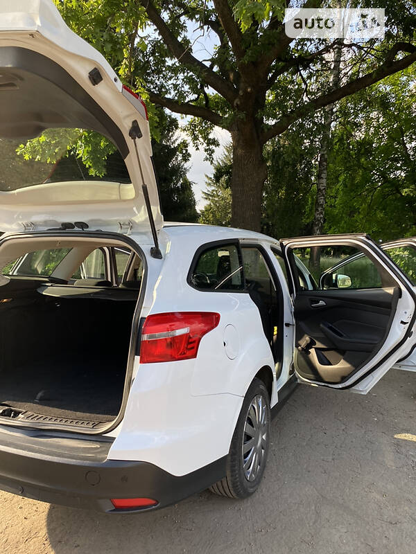 Универсал Ford Focus 2017 в Луцке фото 8 Универсал Ford Focus 2017 в Луцке