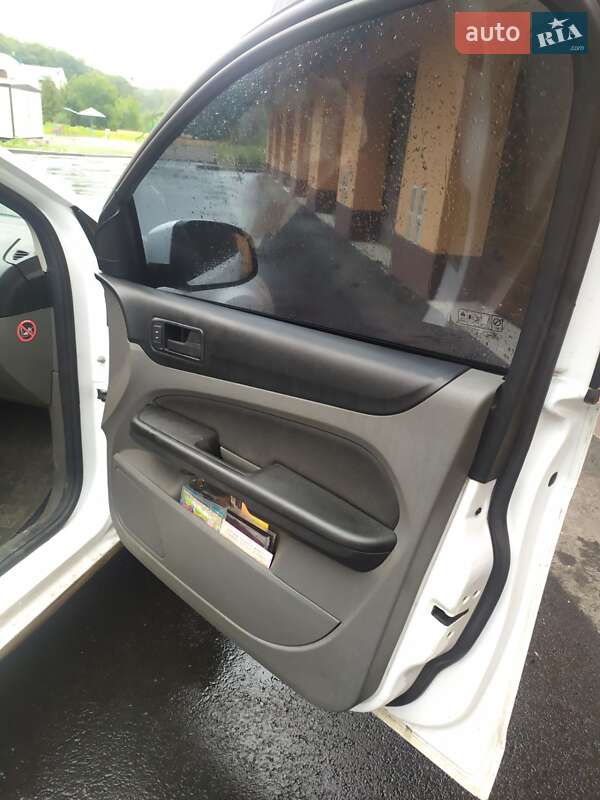 Хэтчбек Ford Focus 2010 в Тернополе