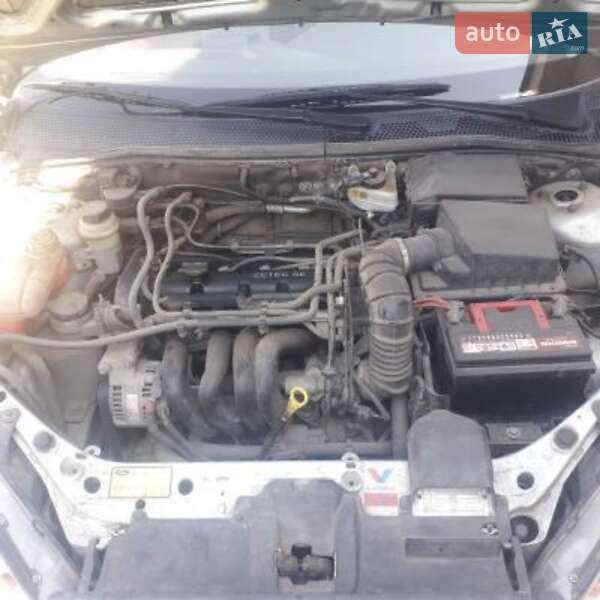 Седан Ford Focus 2003 в Днепре