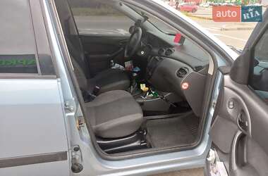 Седан Ford Focus 2004 в 