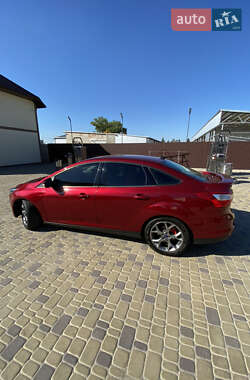 Седан Ford Focus 2014 в 