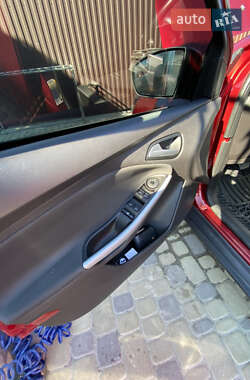 Седан Ford Focus 2014 в 