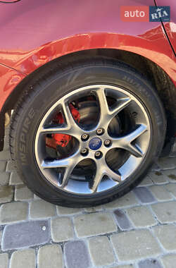Седан Ford Focus 2014 в 