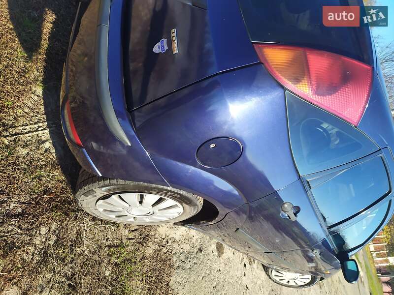 Хетчбек Ford Focus 2002 в Чигирину