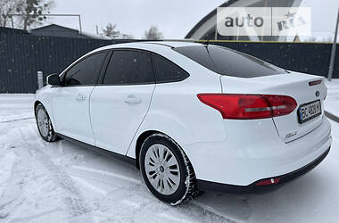 Хэтчбек Ford Focus 2016 в 