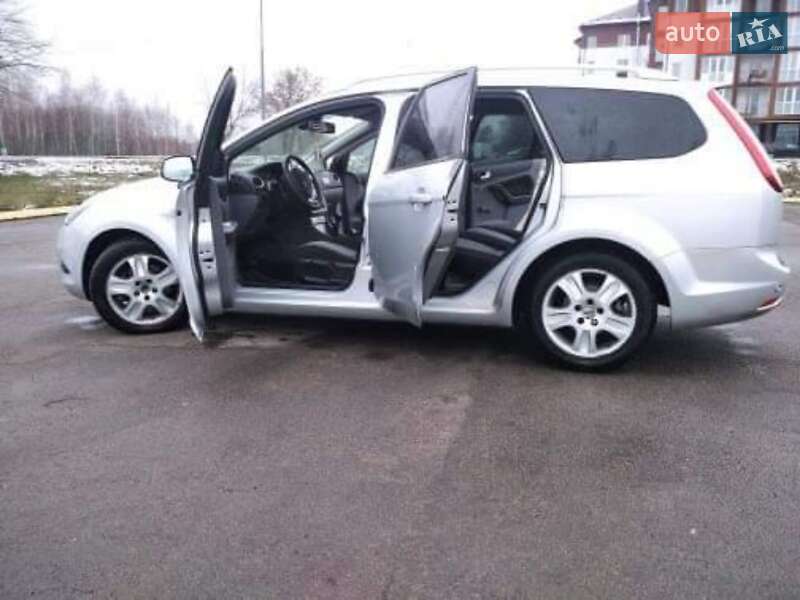 Універсал Ford Focus 2010 в Ратному
