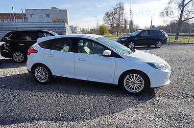 Хэтчбек Ford Focus 2015 в 