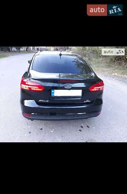 Седан Ford Focus 2015 в 