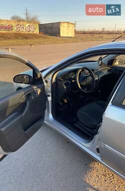 Седан Ford Focus 2001 в Южноукраинске