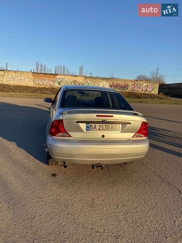 Седан Ford Focus 2001 в Южноукраинске