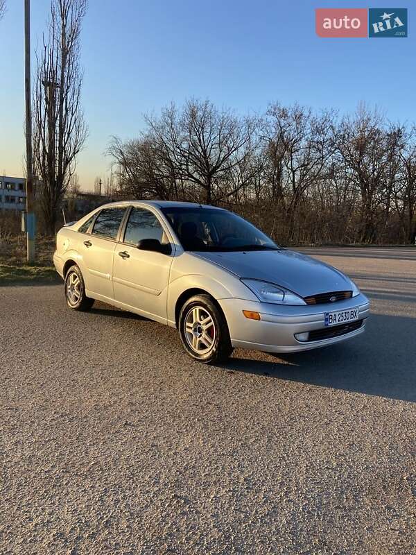 Седан Ford Focus 2001 в Южноукраинске