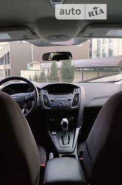 Хетчбек Ford Focus 2015 в 