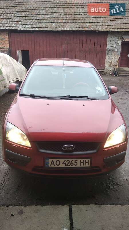 Хэтчбек Ford Focus 2006 в Ужгороде
