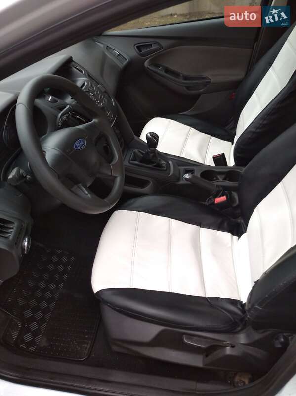 Хэтчбек Ford Focus 2014 в Киеве фото 10 Хэтчбек Ford Focus 2014 в Киеве
