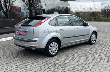 Хэтчбек Ford Focus 2006 в 