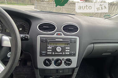 Хэтчбек Ford Focus 2006 в 
