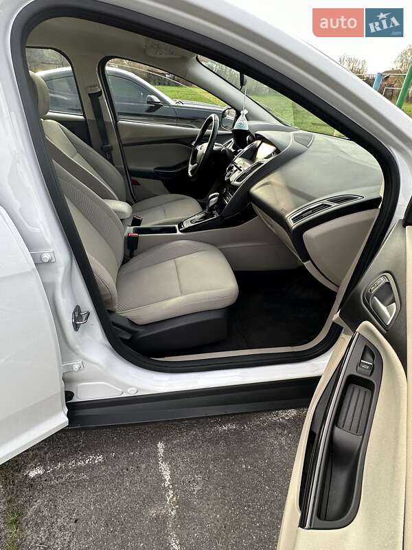 Хэтчбек Ford Focus 2015 в Вышгороде