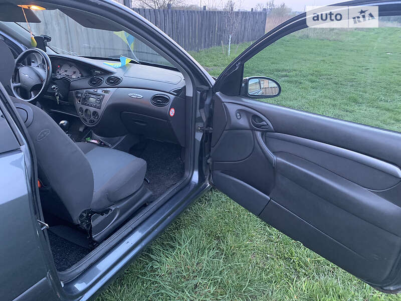 Хэтчбек Ford Focus 2002 в Мене фото 10 Хэтчбек Ford Focus 2002 в Мене