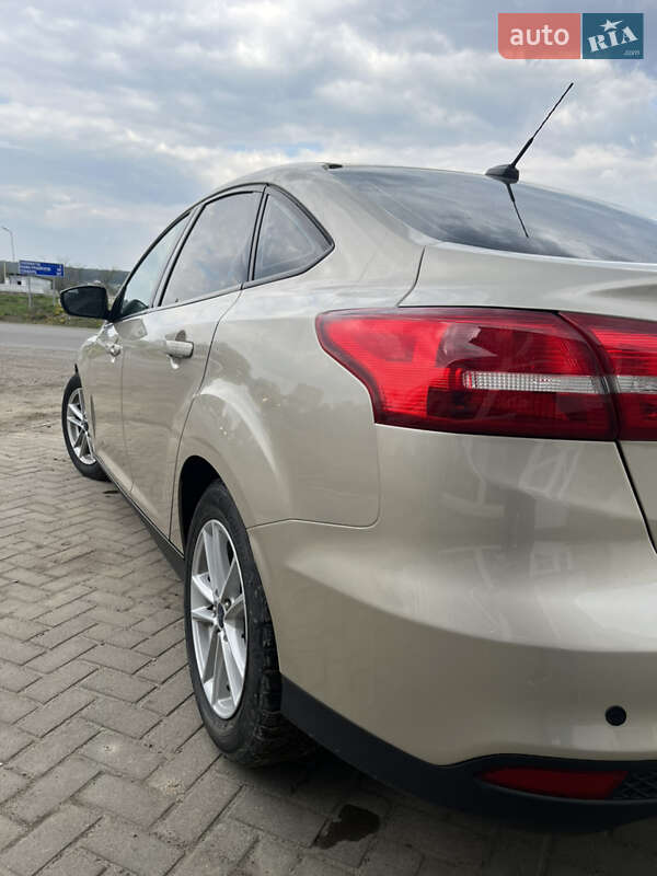 Седан Ford Focus 2017 в Черновцах