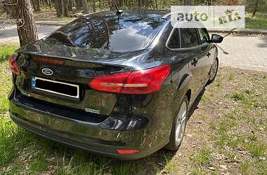 Седан Ford Focus 2015 в 