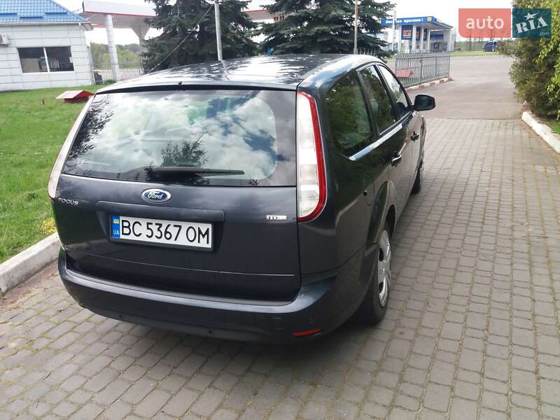 Універсал Ford Focus 2010 в Яворові