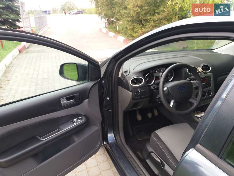Універсал Ford Focus 2010 в Яворові