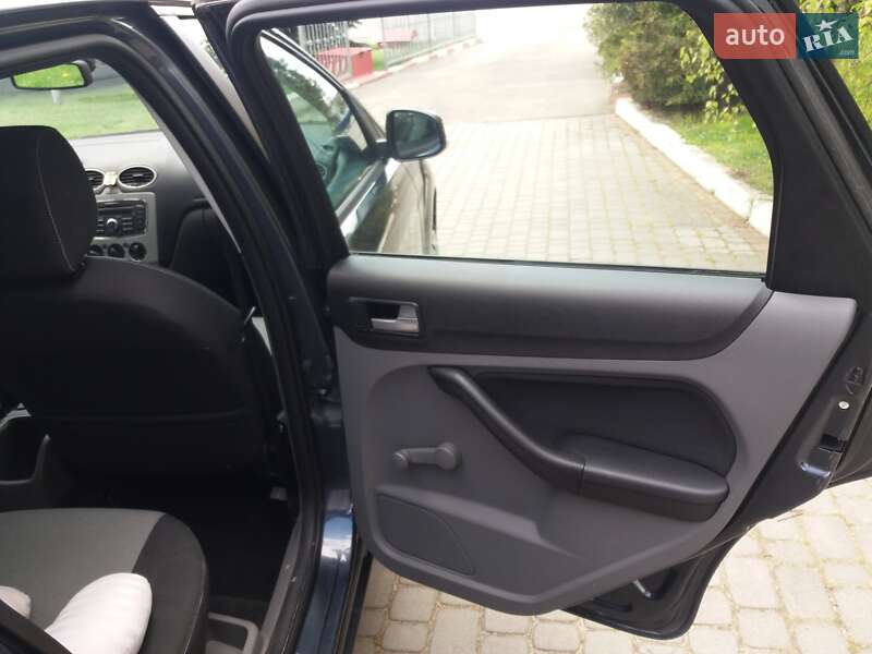 Універсал Ford Focus 2010 в Яворові