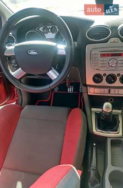 Хэтчбек Ford Focus 2008 в Самборе