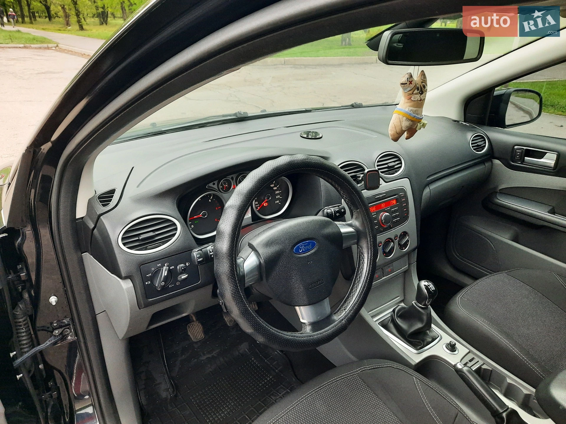 2010 Ford Focus - мініатюра 2